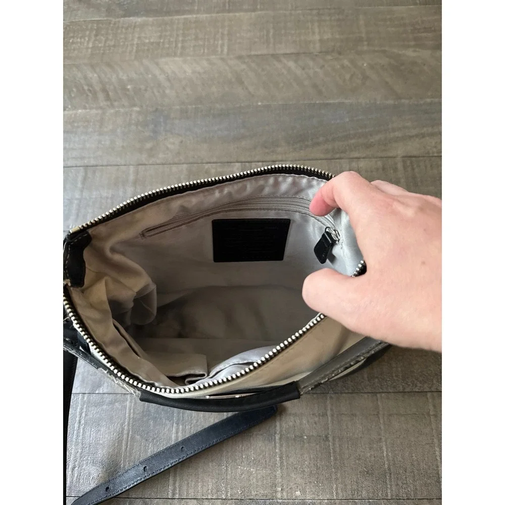 Coach B1393-F23084 Kristin Spectator Hobo Black White Convertible Y2K - Picture 9 of 10